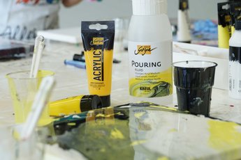 SOLO GOYA Pouring Fluid für Pouring Acrylfarben Technik